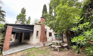 Casa en venta - 3 Dormitorios 2 Baños - 520Mts2 - Villa Elisa, La Plata