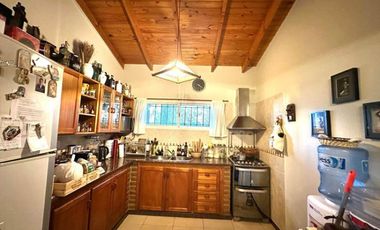 Casa en venta - 3 Dormitorios 2 Baños - 520Mts2 - Villa Elisa, La Plata