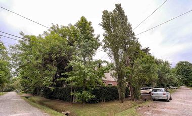 Casa en venta - 3 Dormitorios 2 Baños - 520Mts2 - Villa Elisa, La Plata