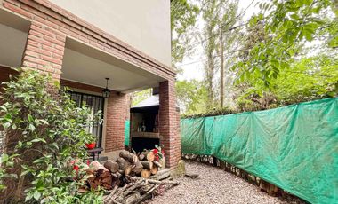 Casa en venta - 3 Dormitorios 2 Baños - 520Mts2 - Villa Elisa, La Plata