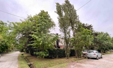 Casa en venta - 3 Dormitorios 2 Baños - 520Mts2 - Villa Elisa, La Plata