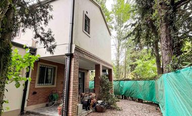 Casa en venta - 3 Dormitorios 2 Baños - 520Mts2 - Villa Elisa, La Plata