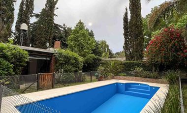 Casa en venta - 3 Dormitorios 2 Baños - 520Mts2 - Villa Elisa, La Plata