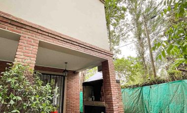 Casa en venta - 3 Dormitorios 2 Baños - 520Mts2 - Villa Elisa, La Plata