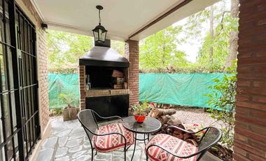 Casa en venta - 3 Dormitorios 2 Baños - 520Mts2 - Villa Elisa, La Plata