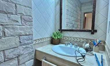 Casa en venta - 3 Dormitorios 2 Baños - 520Mts2 - Villa Elisa, La Plata