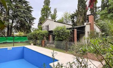 Casa en venta - 3 Dormitorios 2 Baños - 520Mts2 - Villa Elisa, La Plata