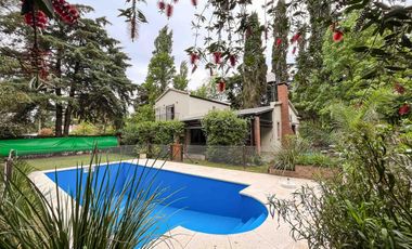 Casa en venta - 3 Dormitorios 2 Baños - 520Mts2 - Villa Elisa, La Plata