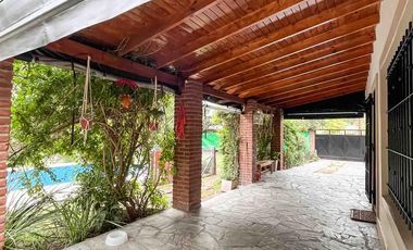 Casa en venta - 3 Dormitorios 2 Baños - 520Mts2 - Villa Elisa, La Plata