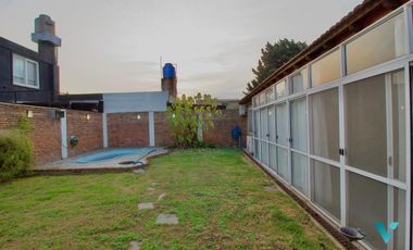 Casa en  Venta, Ituzaingo Norte 3 dormitorios , quincho y parque.