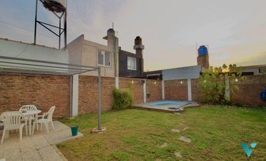 Casa en  Venta, Ituzaingo Norte 3 dormitorios , quincho y parque.