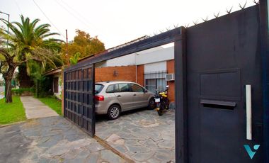 Casa en  Venta, Ituzaingo Norte 3 dormitorios , quincho y parque.