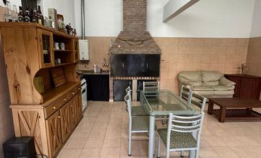 Casa en  hermosa zona de Lanus