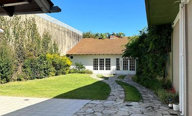 Casa en  hermosa zona de Lanus