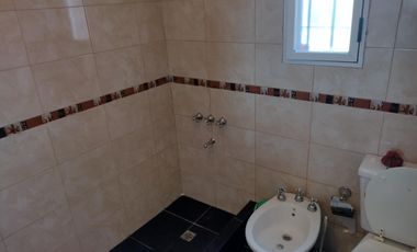 Venta | Casa 4 Ambientes | Pileta y Quincho