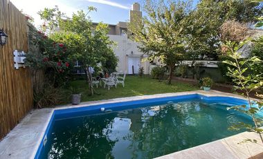 Venta | Casa 4 Ambientes | Pileta y Quincho