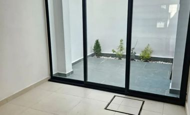 CERCA DEL METROPOLITANO