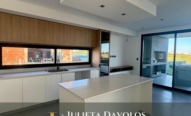 Casa en Venta 5 Ambientes Barrio El Cantón Golf a estrenar Escobar