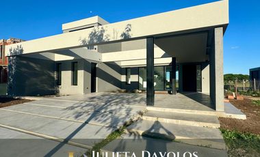 Casa en Venta 5 Ambientes Barrio El Cantón Golf a estrenar Escobar