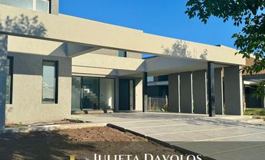 Casa en Venta 5 Ambientes Barrio El Cantón Golf a estrenar Escobar