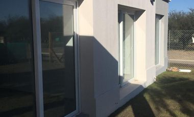 VENTA. Casa 3 dormitorios. Los Quebrachos. Las Martinetas