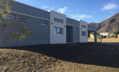 VENTA. Casa 3 dormitorios. Los Quebrachos. Las Martinetas