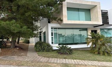 LOMAS DE GRAN JARDIN CASA EN VENTA