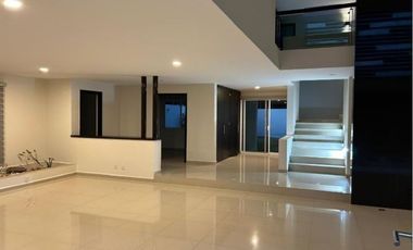 LOMAS DE GRAN JARDIN CASA EN VENTA
