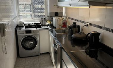 Departamento muy luminoso y reciclado con cochera
