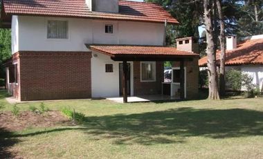 Casa en venta - 3 Dormitorios 2 Baños - Cochera - 525Mts2 - Pinamar