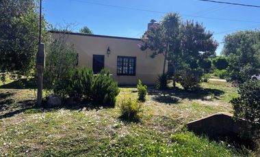 Casa en venta - 2 Dormitorios 1 Baño - 408Mts2 - Saladillo