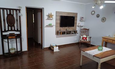 SE VENDE HERMOSA CASA ZONA JOHNSON ACERO AV.ALMAFUERTE
