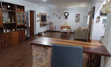SE VENDE HERMOSA CASA ZONA JOHNSON ACERO AV.ALMAFUERTE