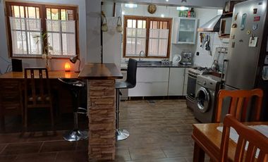 SE VENDE HERMOSA CASA ZONA JOHNSON ACERO AV.ALMAFUERTE