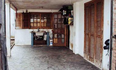 Casa en venta - 3 Dormitorios 2 Baños - Cochera - 300Mts2 - Tolosa, La Plata