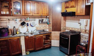 Casa en venta - 3 Dormitorios 2 Baños - Cochera - 300Mts2 - Tolosa, La Plata