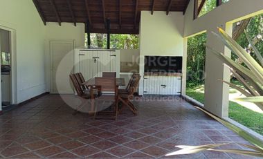 Casa en Carilo