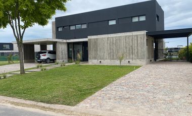 Casa en Alquiler Verano Barrio Muelles / Puertos