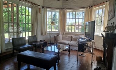 Casa sobre golf de 3 dormitorios, increíbles vistas, oportunidad