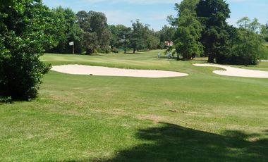 Casa sobre golf de 3 dormitorios, increíbles vistas, oportunidad