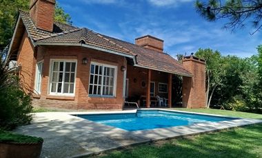Casa sobre golf de 3 dormitorios, increíbles vistas, oportunidad