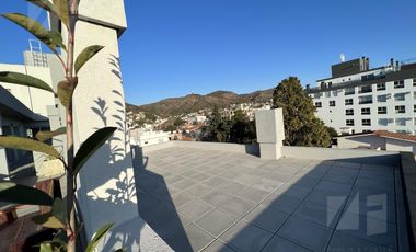 VENTA  Villa Carlos Paz  Centro nuevo 3 dormitorios cochera doble amenities Patio