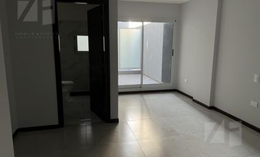 VENTA  Villa Carlos Paz  Centro nuevo 3 dormitorios cochera doble amenities Patio