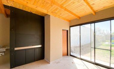 casa pileta 3 dormitorios tierra de sueños 2