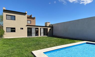 casa pileta 3 dormitorios tierra de sueños 2