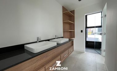 Casa en el barrio privado Rumencó Joven