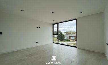 Casa en el barrio privado Rumencó Joven