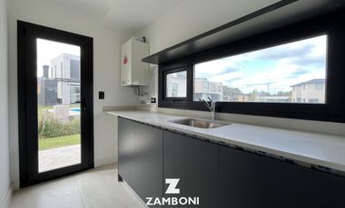 Casa en el barrio privado Rumencó Joven