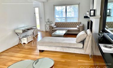 Casa en alquiler  de seis ambientes  amoblada con piscina en Abril Club de Campo