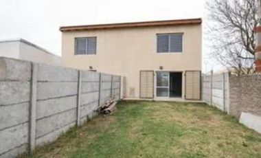Dúplex en venta - 2 Dormitorios 2 Baños - Cochera - 145Mts2 - Venado Tuerto